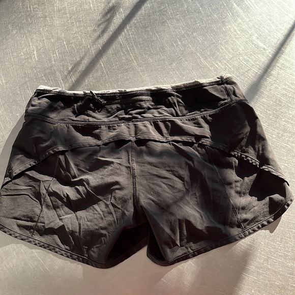 Lulu shorts - Picture 2 of 3